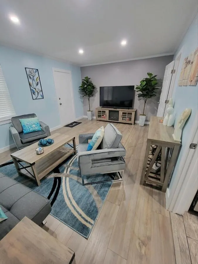 Wave Of Relaxation- Pet-Friendly Villa W/Parking Hilton Head Island