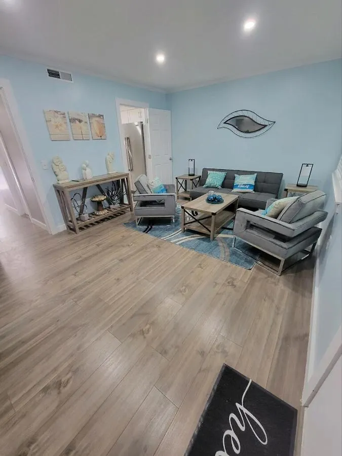 Wave Of Relaxation- Pet-Friendly Villa W/Parking Hilton Head Island