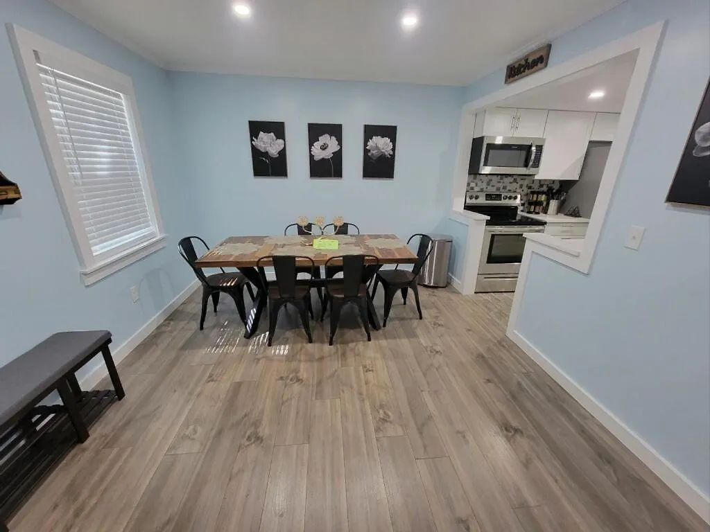 Wave Of Relaxation- Pet-Friendly Villa W/Parking Hilton Head Island