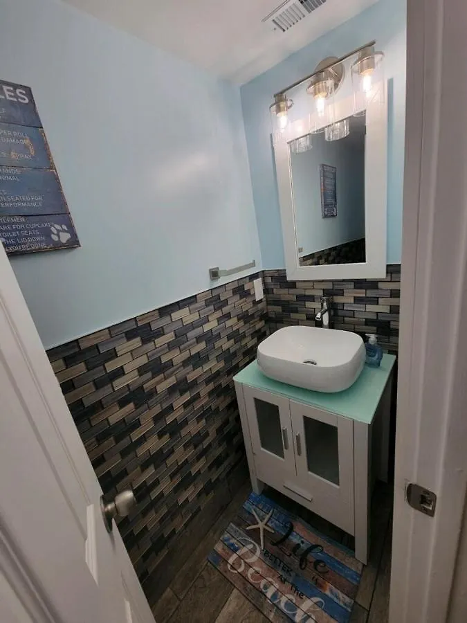 Wave Of Relaxation- Pet-Friendly Villa W/Parking Hilton Head Island