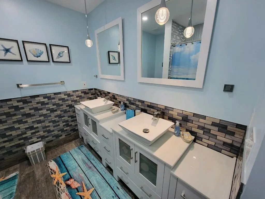 Wave Of Relaxation- Pet-Friendly Villa W/Parking Hilton Head Island