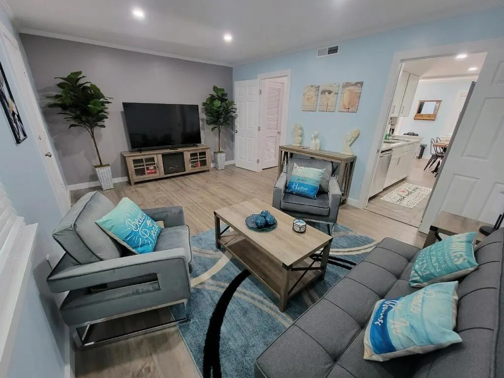 Wave Of Relaxation- Pet-Friendly Villa W/Parking Hilton Head Island